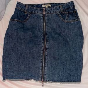 Avec Les Filles Fitted Zip- Up Denim skirt